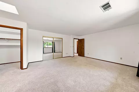 Bedroom - 318 Woodhill Dr, Redding, CA 96003 photo 2 of 6