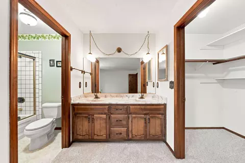 Bath - 318 Woodhill Dr, Redding, CA 96003 photo 1 of 4