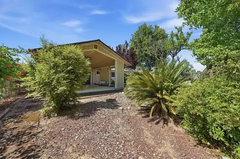 Exterior - 318 Woodhill Dr, Redding, CA 96003 photo 4 of 12