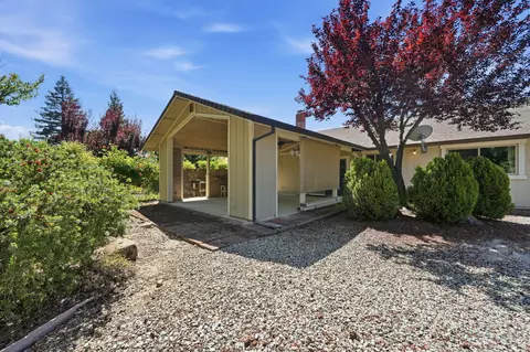 Exterior - 318 Woodhill Dr, Redding, CA 96003 photo 5 of 12