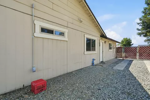 Exterior - 318 Woodhill Dr, Redding, CA 96003 photo 9 of 12
