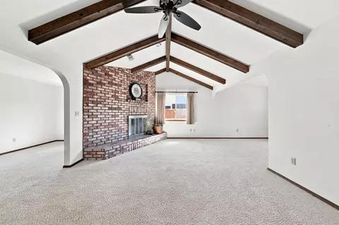 Living - 318 Woodhill Dr, Redding, CA 96003 photo 2 of 8