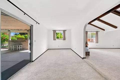 Living - 318 Woodhill Dr, Redding, CA 96003 photo 3 of 8