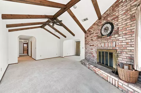 Living - 318 Woodhill Dr, Redding, CA 96003 photo 7 of 8