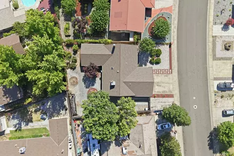 View/Area - 318 Woodhill Dr, Redding, CA 96003 photo 1 of 5