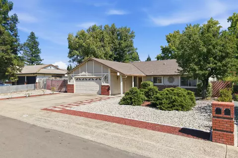 Exterior - 318 Woodhill Dr, Redding, CA 96003 photo 12 of 12