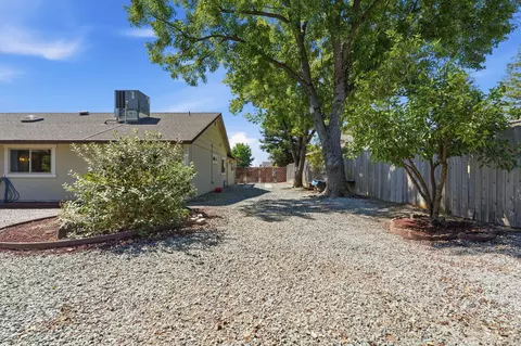 Exterior - 318 Woodhill Dr, Redding, CA 96003 photo 7 of 12