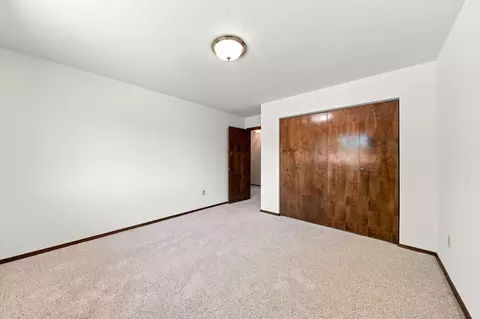 Bedroom - 318 Woodhill Dr, Redding, CA 96003 photo 4 of 6