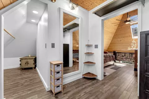 Entry Way - 17038 Centrum Ln, Round Mountain, CA 96084 photo 1 of 2
