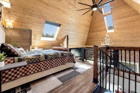 Bedroom - 17038 Centrum Ln, Round Mountain, CA 96084 photo 1 of 3