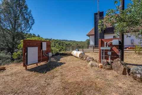 Exterior - 17038 Centrum Ln, Round Mountain, CA 96084 photo 12 of 12