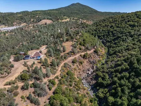 17038 Centrum Ln, Round Mountain, CA 96084