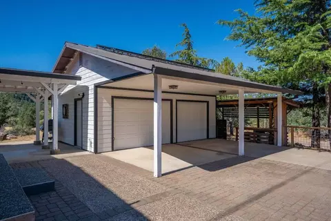 Exterior - 17038 Centrum Ln, Round Mountain, CA 96084 photo 9 of 10