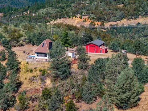 View/Area - 17038 Centrum Ln, Round Mountain, CA 96084 photo 4 of 8