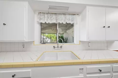 Kitchen - 265 Kaer Ave, Red Bluff, CA 96080 photo 1 of 3