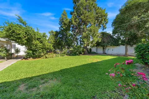 Exterior - 265 Kaer Ave, Red Bluff, CA 96080 photo 4 of 8