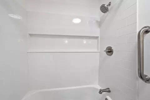 Bath - 265 Kaer Ave, Red Bluff, CA 96080 photo 2 of 3