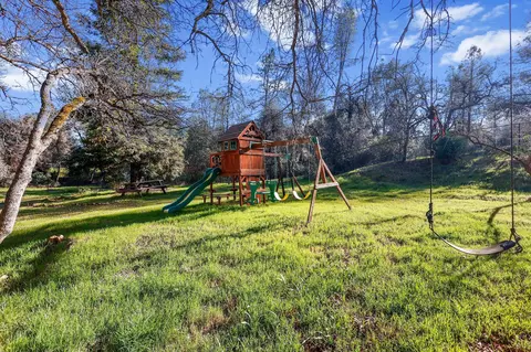12785 Williamson Rd, Redding, CA 96003 photo 36