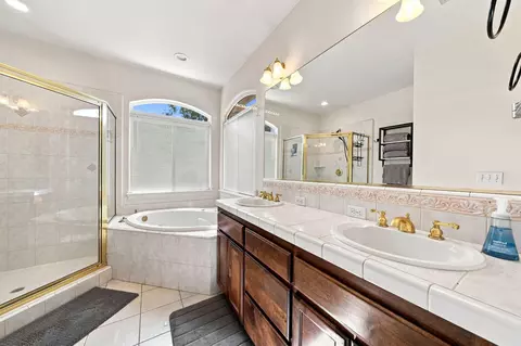 Bath - 2983 Montana Sky Dr, Redding, CA 96002 photo 1 of 4