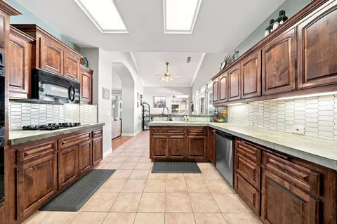 Kitchen - 2983 Montana Sky Dr, Redding, CA 96002 photo 3 of 4