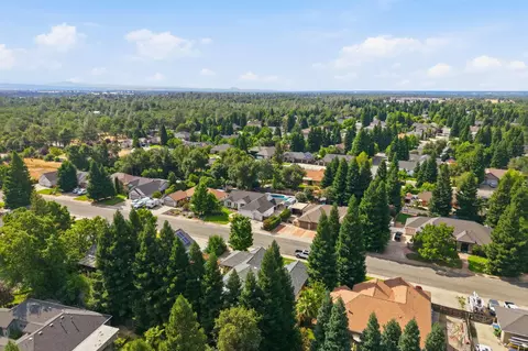 View/Area - 2983 Montana Sky Dr, Redding, CA 96002 photo 5 of 8