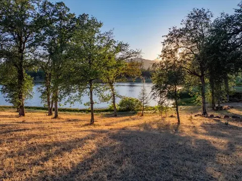 View/Area - 8499 Simmons Rd, Redding, CA 96001 photo 4 of 10