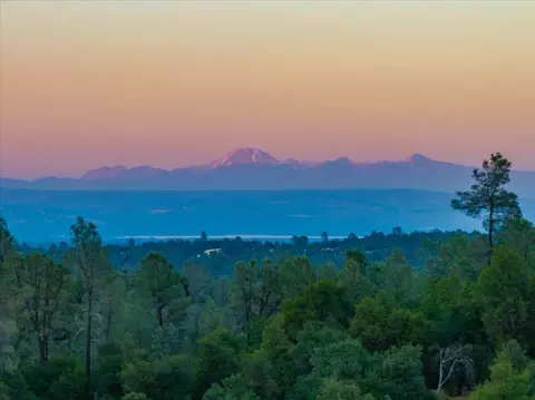 View/Area - 8499 Simmons Rd, Redding, CA 96001 photo 5 of 10