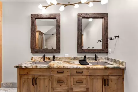 Bath - 8499 Simmons Rd, Redding, CA 96001 photo 1 of 2