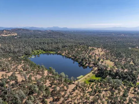 View/Area - 8499 Simmons Rd, Redding, CA 96001 photo 8 of 10