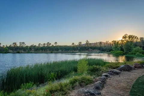 View/Area - 8499 Simmons Rd, Redding, CA 96001 photo 3 of 10