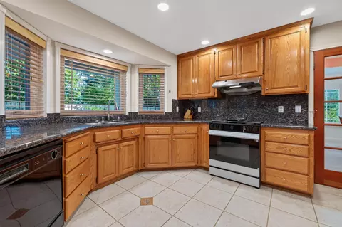 2426 Cumberland Dr, Redding, CA 96001 photo 10