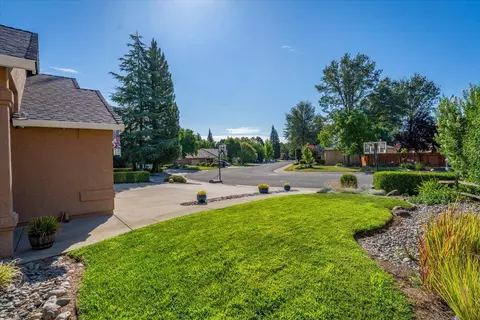 5854 Beaumont Dr, Redding, CA 96003 photo 80