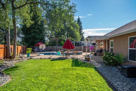 5854 Beaumont Dr, Redding, CA 96003 photo 6