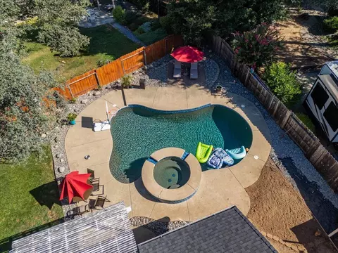 5854 Beaumont Dr, Redding, CA 96003 photo 2