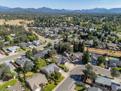 5854 Beaumont Dr, Redding, CA 96003 photo 48