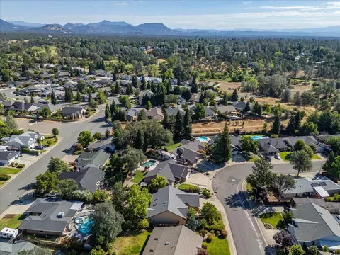 5854 Beaumont Dr, Redding, CA 96003 photo 47