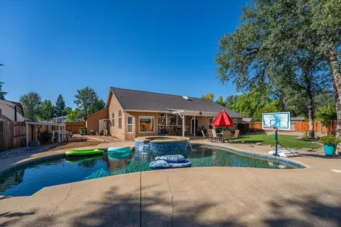 5854 Beaumont Dr, Redding, CA 96003 photo 3