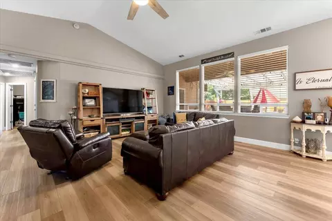 5854 Beaumont Dr, Redding, CA 96003 photo 13