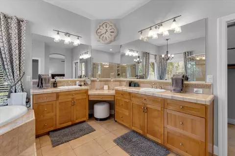 Bath - 20700 Bernard Way, Redding, CA 96003 photo 3 of 7