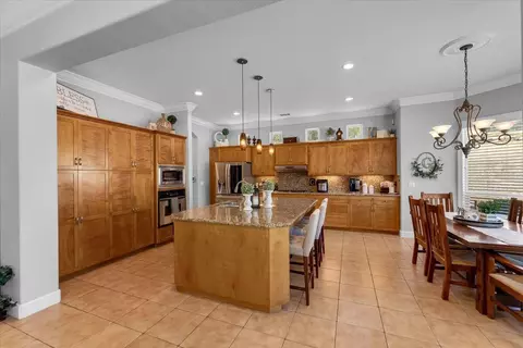 Kitchen - 20700 Bernard Way, Redding, CA 96003 photo 3 of 5