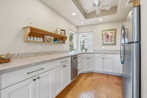 Kitchen - 466 Ridgecrest Trl #135, Redding, CA 96003 photo 1 of 4