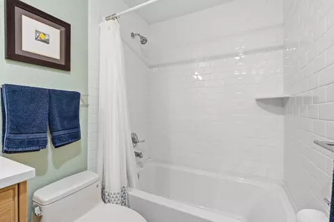 Bath - 466 Ridgecrest Trl #135, Redding, CA 96003 photo 4 of 4