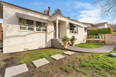 Exterior - 1569 Walnut Ave, Redding, CA 96001 photo 6 of 13