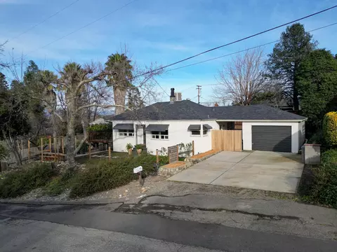Exterior - 1569 Walnut Ave, Redding, CA 96001 photo 3 of 13