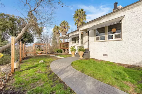 Exterior - 1569 Walnut Ave, Redding, CA 96001 photo 5 of 13