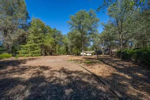 Exterior - 13320 Fernie Way, Redding, CA 96003 photo 25 of 26