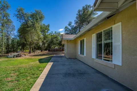 Exterior - 13320 Fernie Way, Redding, CA 96003 photo 13 of 26