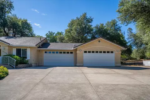 Exterior - 13320 Fernie Way, Redding, CA 96003 photo 1 of 26