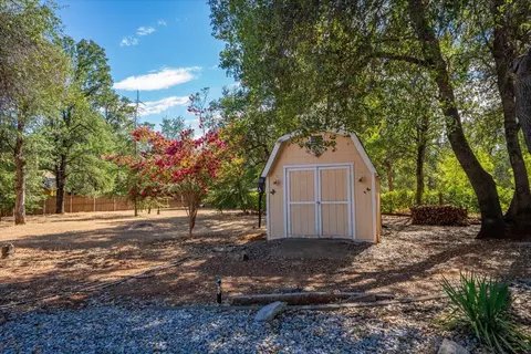 Exterior - 13320 Fernie Way, Redding, CA 96003 photo 8 of 26