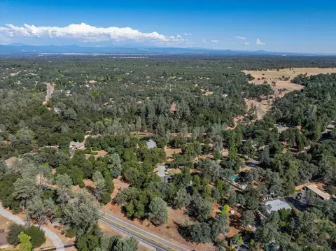 View/Area - 13320 Fernie Way, Redding, CA 96003 photo 8 of 11